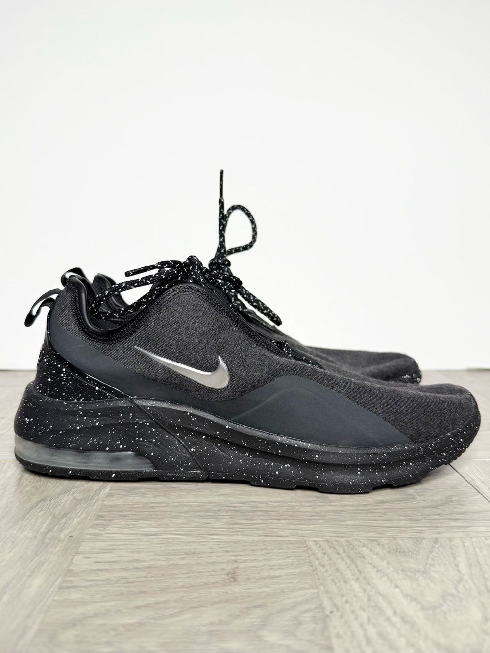 Nike Air Max Motion 2 Black / Metallic Silver Men's 8.5 Ct1591-001